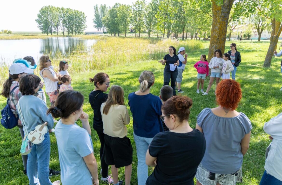 La laguna de Pedrosillo el Ralo se convierte en aula de naturaleza de la mano de Aspar “La Besana”